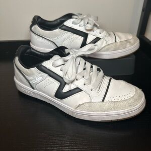 Vans Lowland black and white